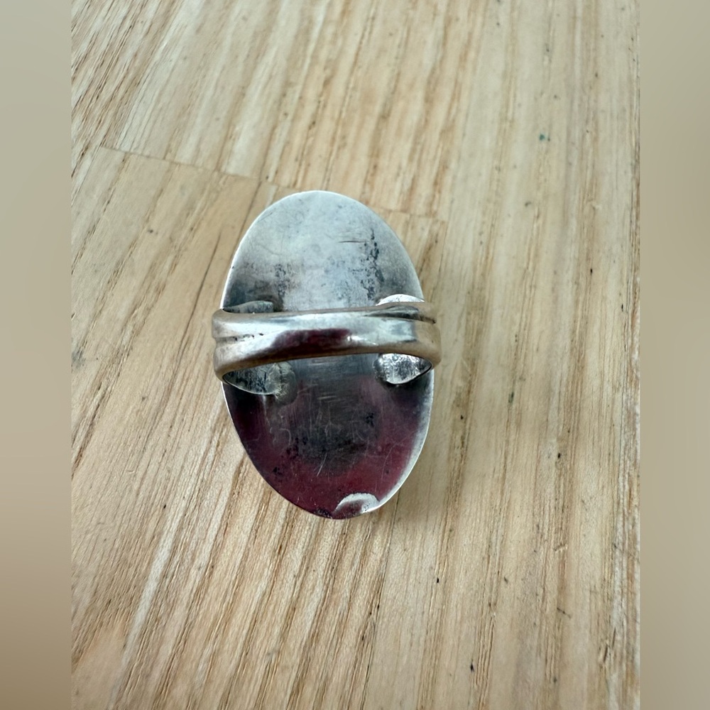 Vintage southwestern silver stamped oval ring with green stone - Picture 4 of 11